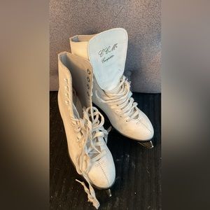 CCM women’s figure skates